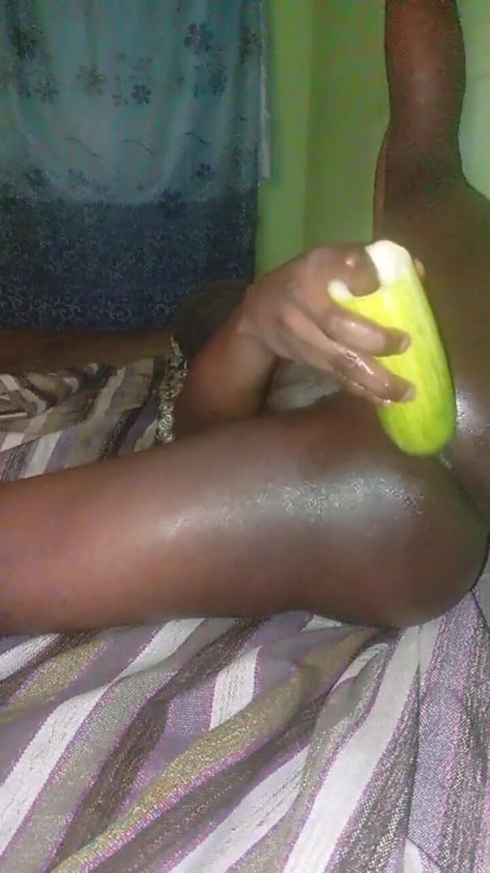 Badman4606: Dudel sexy neagră cremoasă excitată