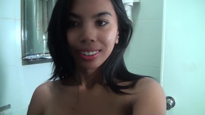 Asian Pussy Vision: Einen tag mit einer jungen asiatin in einer urlaubsappart