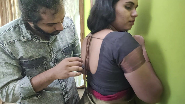 Vaigavarun45: Vaishnavy Sari Usuwanie i Bra Show z Pocałuj i Press...