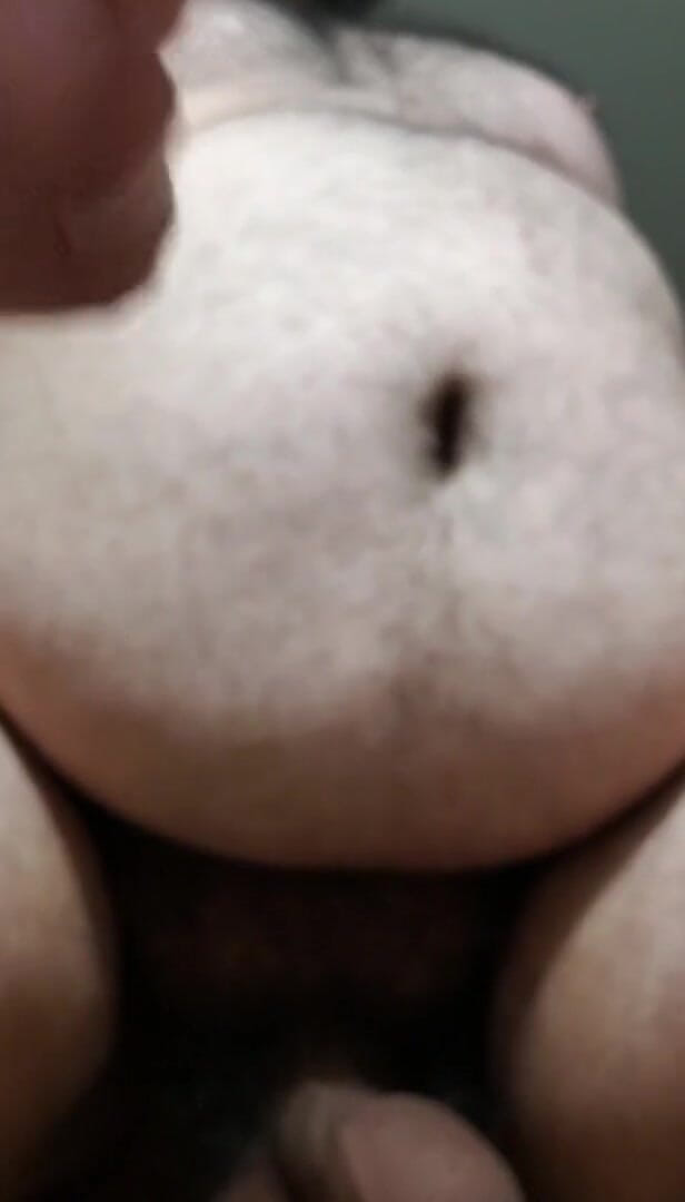 Chunky Belly Boy: Zabawa z brzuchem i cyckami