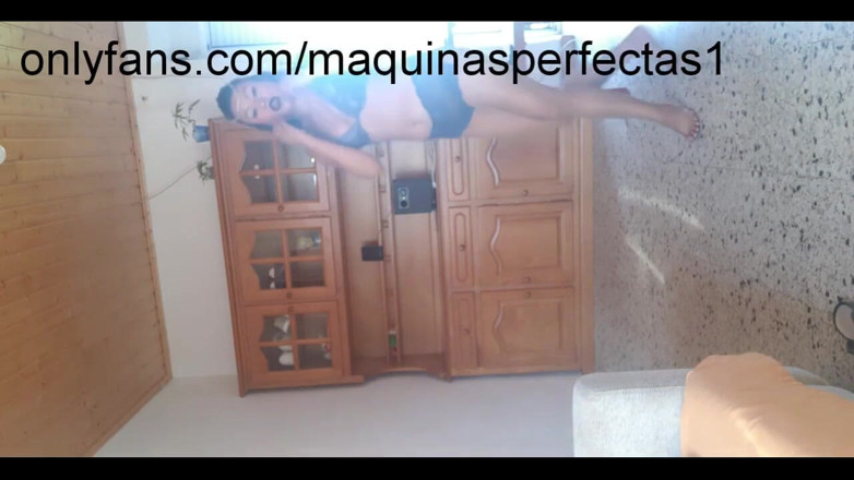 Maquinasperfectas: Zvu tě vidět můj outfit, pouze spodní prádlo, kundička a...
