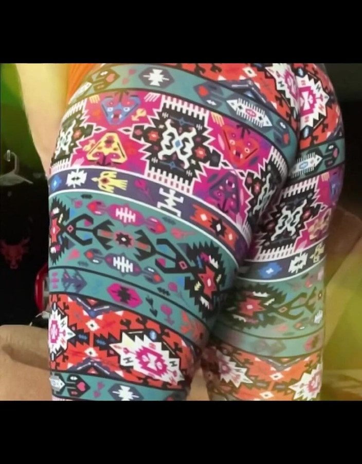 Gracie Love: Sacudiendo mi culo virgen con un poco de penetración para...