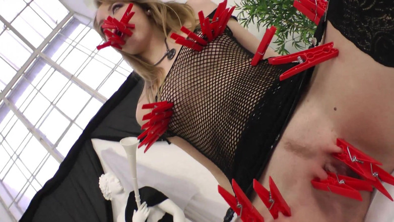 Monster Cocks: Geng zakar keras memecahkan lubang perempuan jalang