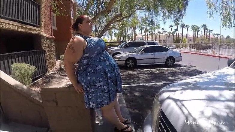 BBW Pleasures: SSBBW strümpfe beim auto gehen