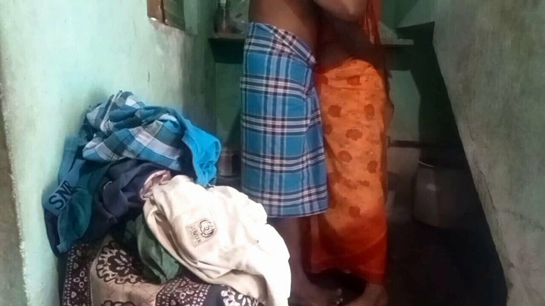 Priyanka314: Seks kamar mandi bibi priya tamil