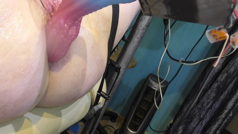 deep keely: Weit Auseinandergestreckte Muschi Von Maschine Gefickt 328 C