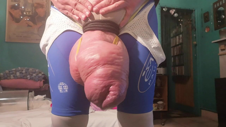 Monster_Meat_: Cockzilla è vivo e prende a calci