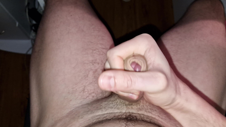 Fap_man93: Veloce masturbazione mattutina con orgasmo e sborrata prima di andare...