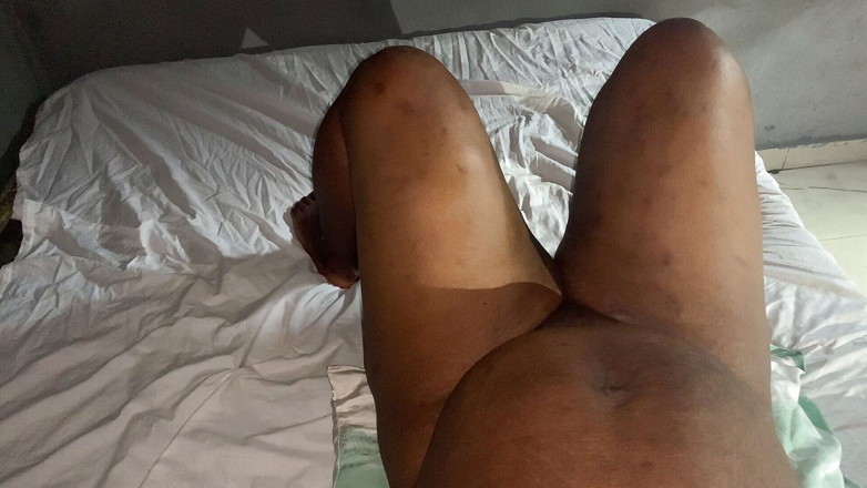 Nasty queen: Naztyqueen знайшла красивого хлопця з великим чорним членом, щоб так глибоко в неї проникнути