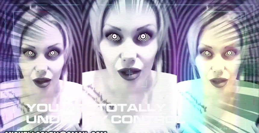 Goddess Misha Goldy: Mes yeux te feront me dire tout ce que je...