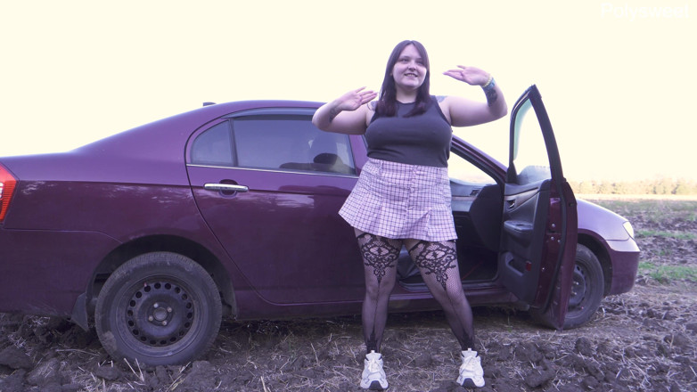 Polly Sweet: Follarme en el coche en un lugar público - instrucciones para...