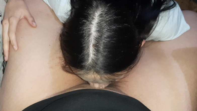 Lesbian-illusion: В кальяне с официанткой Куннилингус - Лесбийская Иллюзия