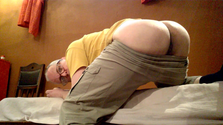 Dildo Man and Cross Hard Sex: Je montre ma belle bite et mon trou du cul