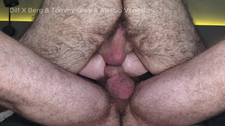 Dilf_X_Berg_XL: Barcelona daddies sexo a três