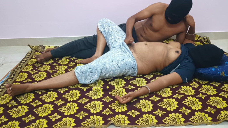 Tamilponnuj: Première rencontre et baise avec ma demi-sœur d’amis