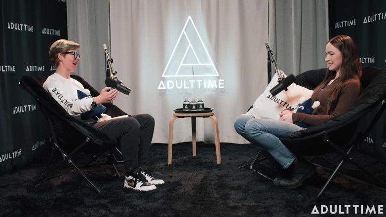 Adult Time Podcast: ヘイゼル・ムーア:モルモン浸かり、ポルノ演技、そしてパーティーは終わった |アダルトタイム・ポッドキャスト