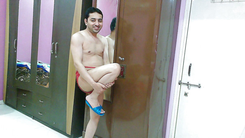 Cute & Nude Crossdresser: Si banci crossdresser femboy Sweet Lollipop seksi dengan kemeja, celana...