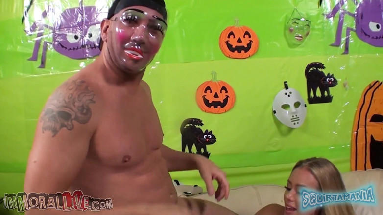 Immoral Live: Lo show in webcam a tre nicole aniston riempito squirting...