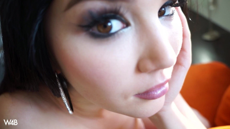 Watch4beauty: Hot Sofa