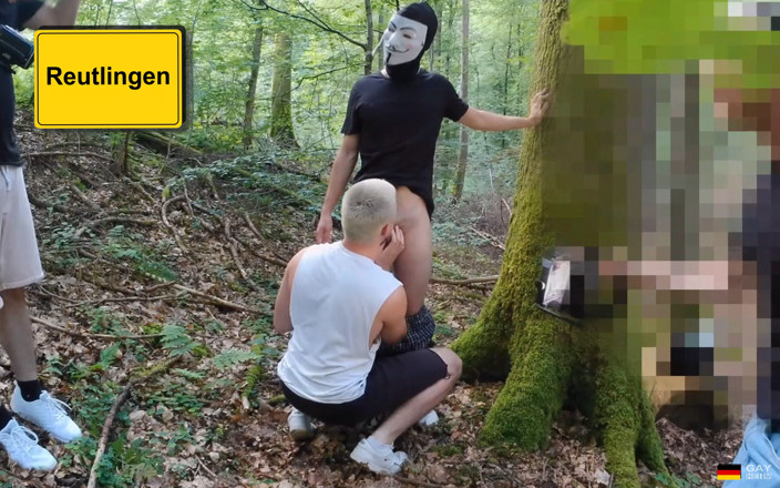 GAYheim: Cuatro hombres pequeños en el bosque