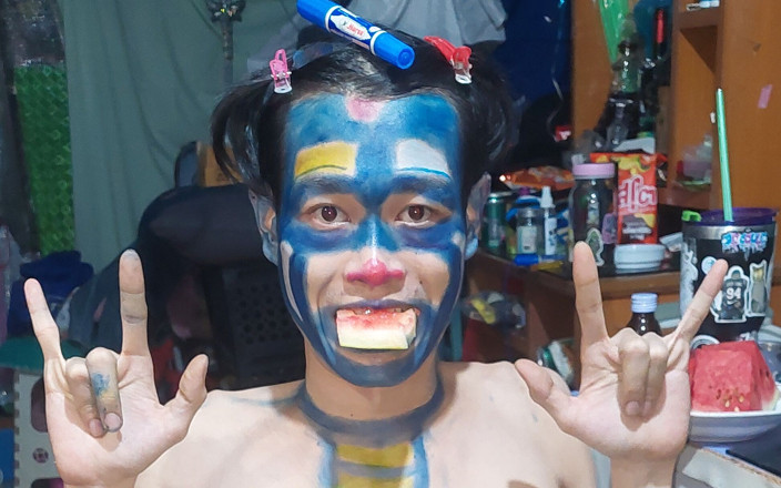 Clown likes to play with colors: Clown spielt gerne mit farben teil 7