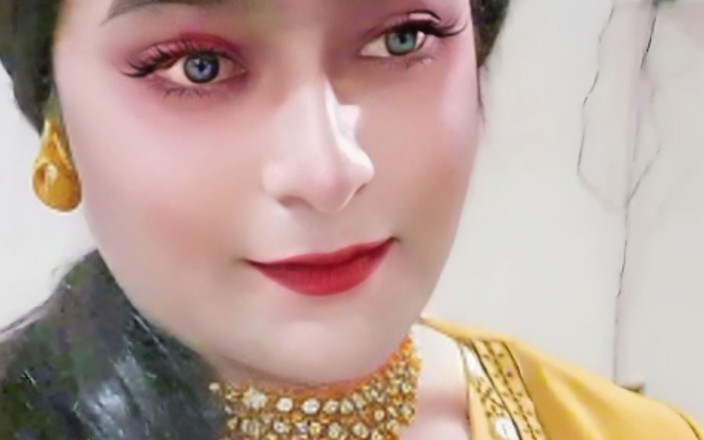 Mohni9: Caliente Mohni Shemale Lahanga Choli desi video por Mohni9