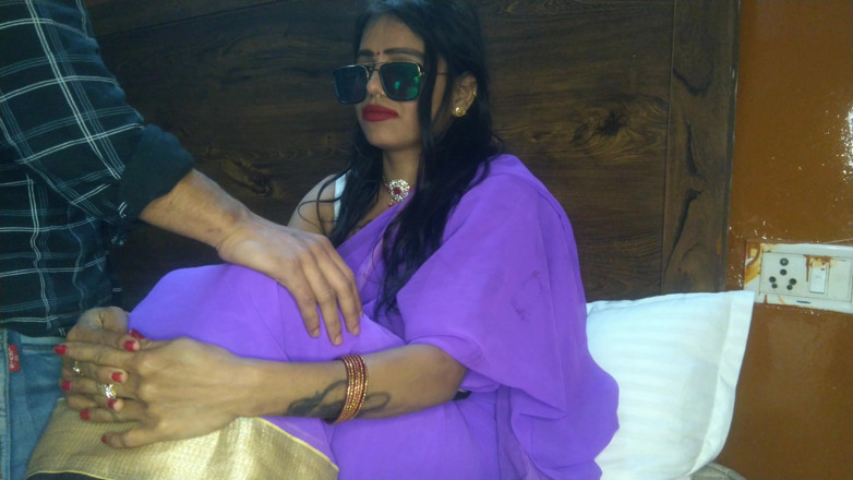 AmanRaza9: Tante mesra-mesraan, dengan dalih berjalan, ada banyak banget chinche kuning...