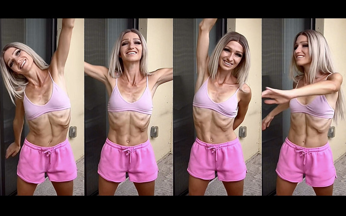 Elaina Button: Dünnes fittes blondes mädchen dehnt und trainiert auf dem balkon