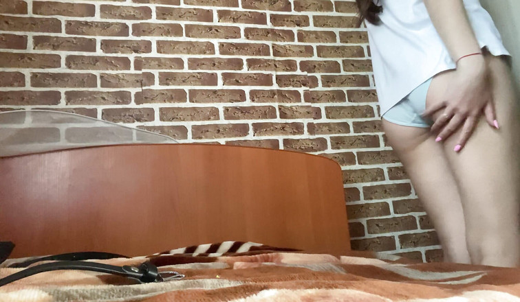Alexa Holly: Russische studentin masturbiert zu einem starken orgasmus