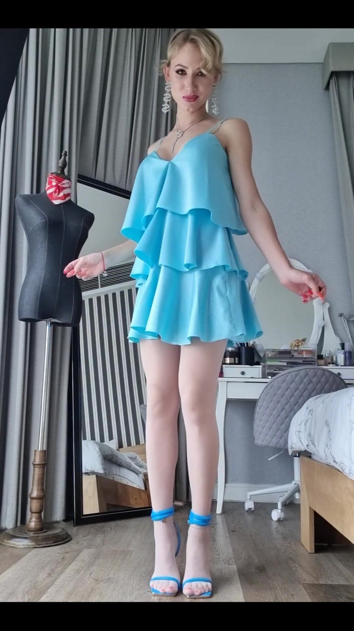 Angel The Dreamgirl: Váy xanh