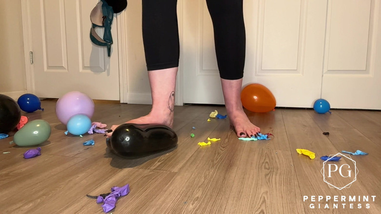Peppermint Giantess: Akankah pop!? Kaki raksasa vs balon tanpa alas kaki, sandal,...