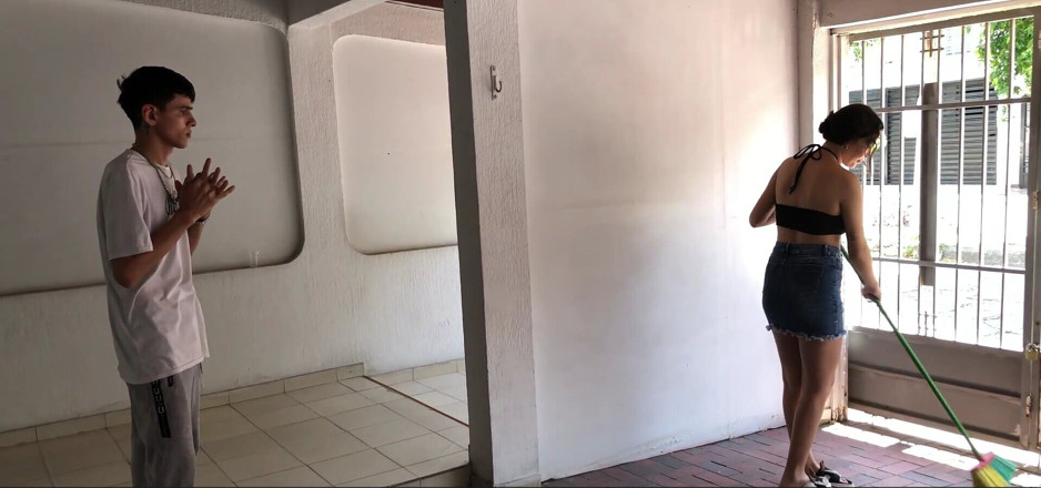 Fernanda_sex: La mia sorellastra sexy sta facendo il suo lavoro