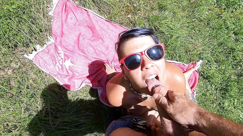 bekycarril: Kolejna niespodzianka sex oralny w lesie