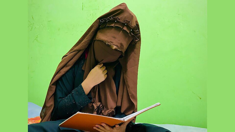 Riya Chowdhury: Sir goza duro fodendo comigo
