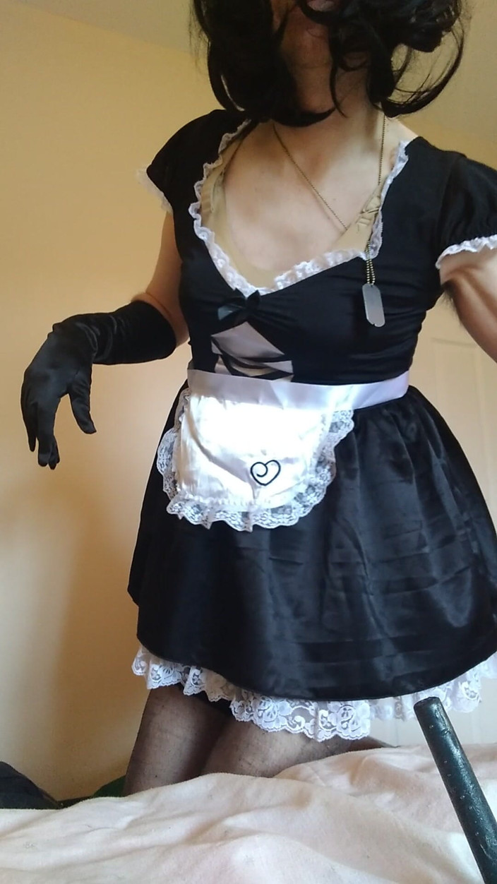 Cindy Belfast: Servitoare excitată Cindy Se fute de serviciu