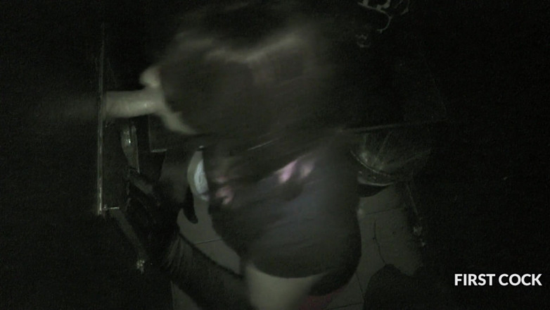 Tranny 4 cock: Chupando 6 pollas en el gloryhole