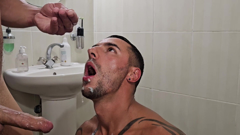 Roma_Black: Sexe passionné sous la douche