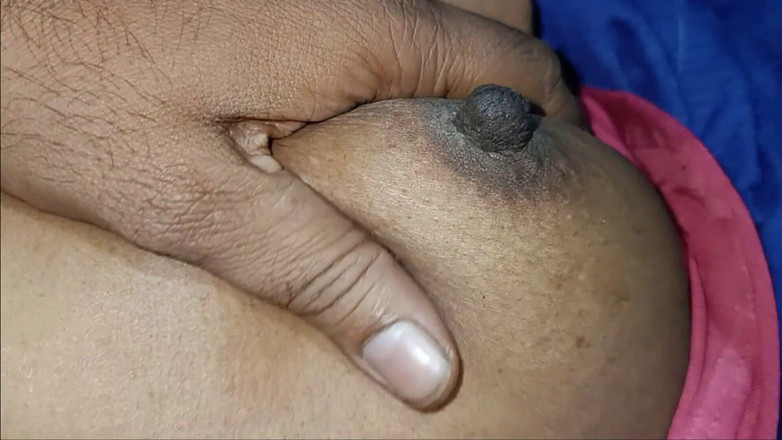Desi Chamiya: 호텔 방에서 Dever에게 따먹히는 인도 인도 바비