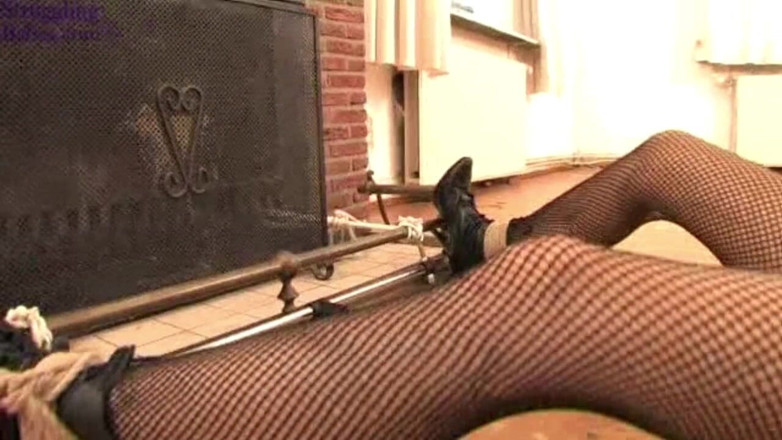 Submissed: Consolador romántico en la chimenea