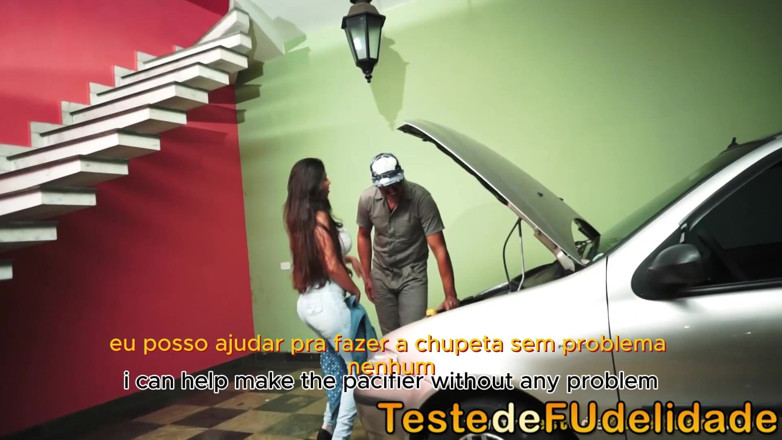Teste de Fudelidade: Rondborstige brunette geneukt met getrouwde monteur