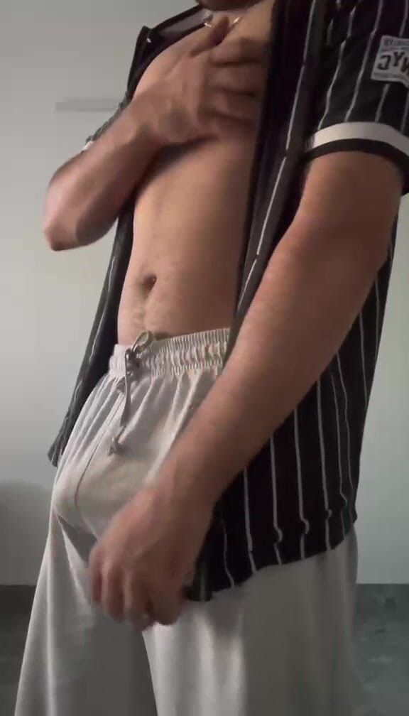 Rent a gay productions: Napalony indyjski twink przygotowuje się do Grindr Daddy, Secret Wank &amp;...
