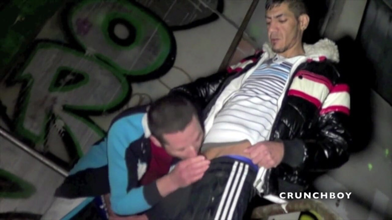 Crunch Boy: Tony đụ ngoài trời vào ban đêm bởi badboy thống trị