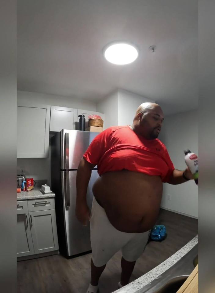 Blkhole420: Bierstick halb und halb, den bauch nach großem mittagessen abspritzen...