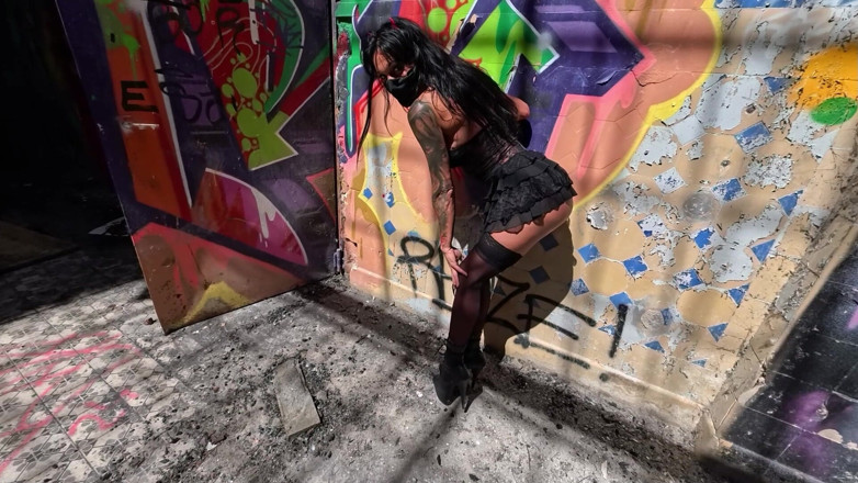 Miss Lilith devil: Ліліт любить залишатися в загублених місцях і там бешкетує.