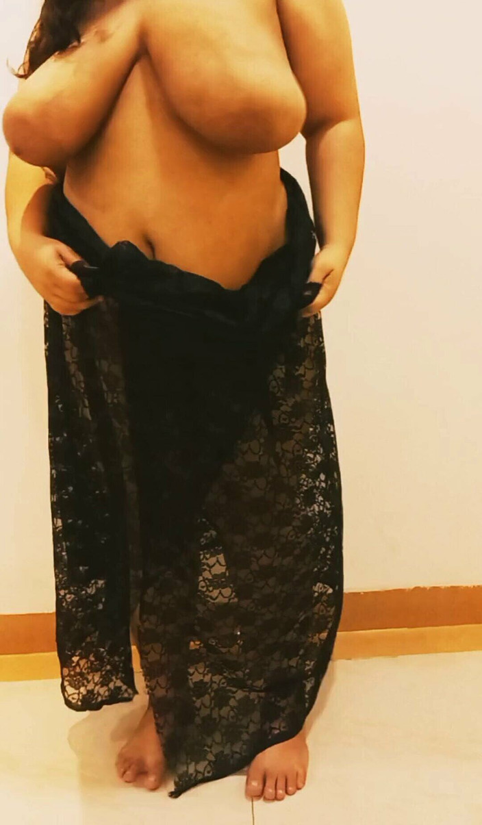 SameerPhunk: Hintli azgın kız erkek arkadaşı için striptiz yapıyor ve twerk...