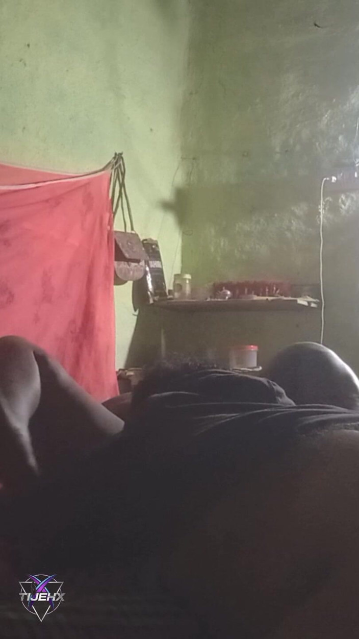 TijehX: Pembantu rumah India sebenar terangsang dan dikongkek