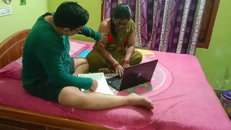 Popmini: Sexy It-technicus Soni wordt geneukt en gecreampied in Saree met...