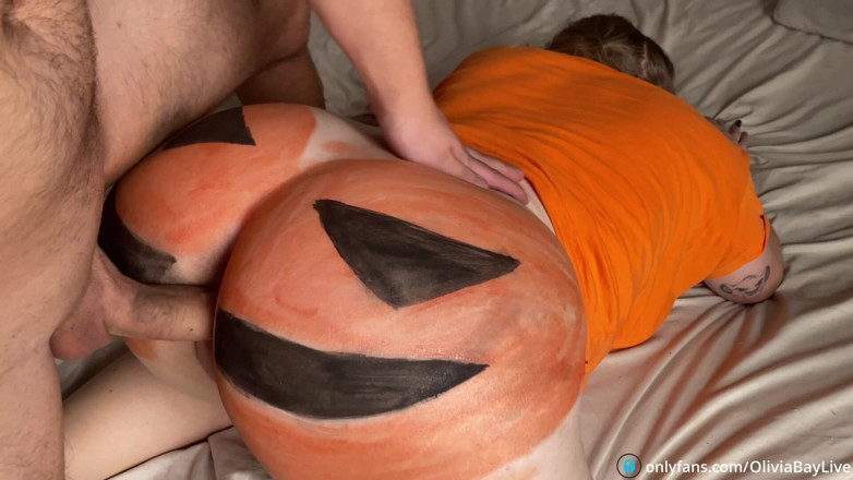 Olivia Bay: The Giant Halloween Pumpkin - Trick or Treat Part 2