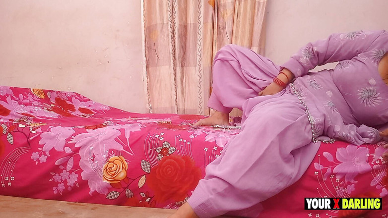 Jony Darling: Une bhabhi punjabi excitée avec un gros cul et des...