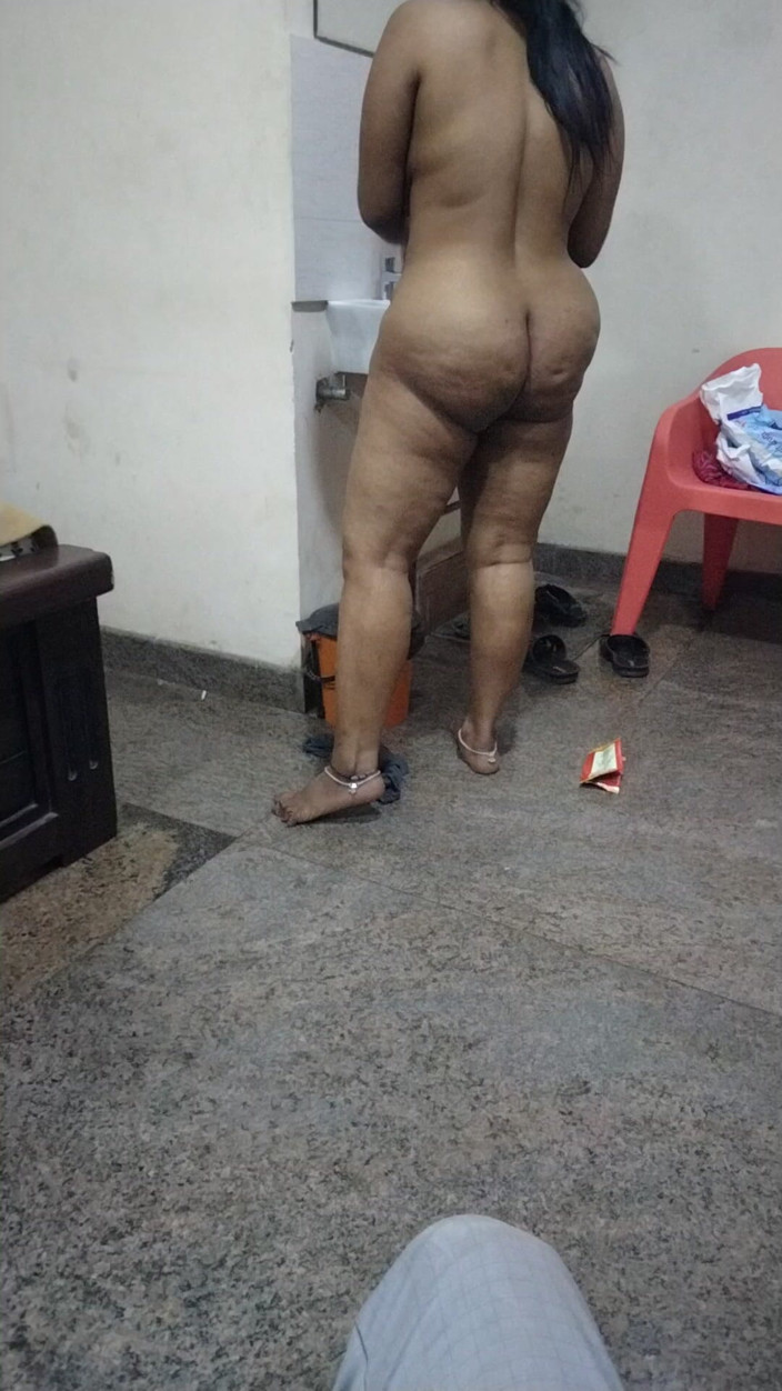 Tamil lesbian: Soirée nue